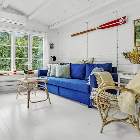 Gorgeous In With Kitchen Holiday home *